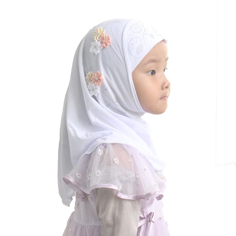 Modest Beauty حجاب إسلامي جميل للفتيات - حجاب يدوي مزين بالزهور واللؤلؤ للأطفال باللون الأبيض - Image 1